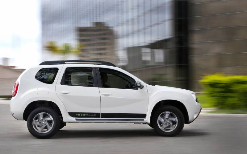 RENAULT DUSTER 2015 FEATURES visual data 2
